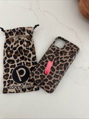 Loopy Case Leopard Print Phone Case with Pink Loopy Strap